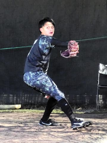 ロッテ ドラ2毛利が小島に弟子入り志願「力感ない中で試合を作っていくのがすごい」1軍キャンプ帯同決定