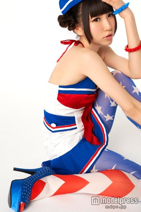 写真集「DEMPA MODELS X 100 COSPLAY」