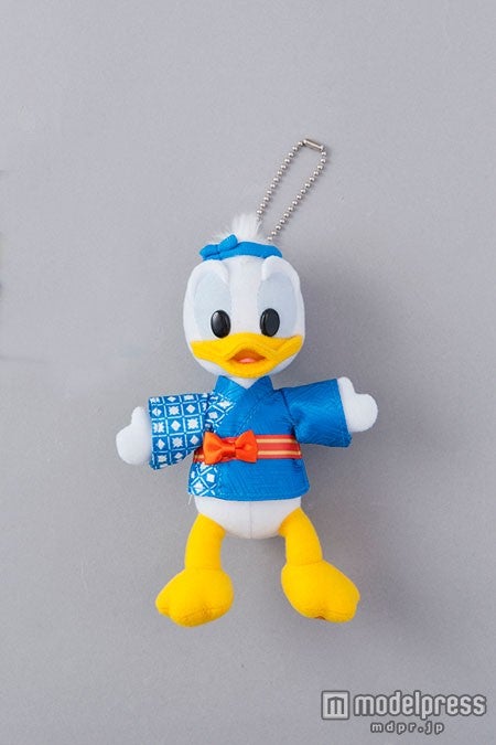 ドナルドぬいぐるみバッジ￥1600（C）Disney 
