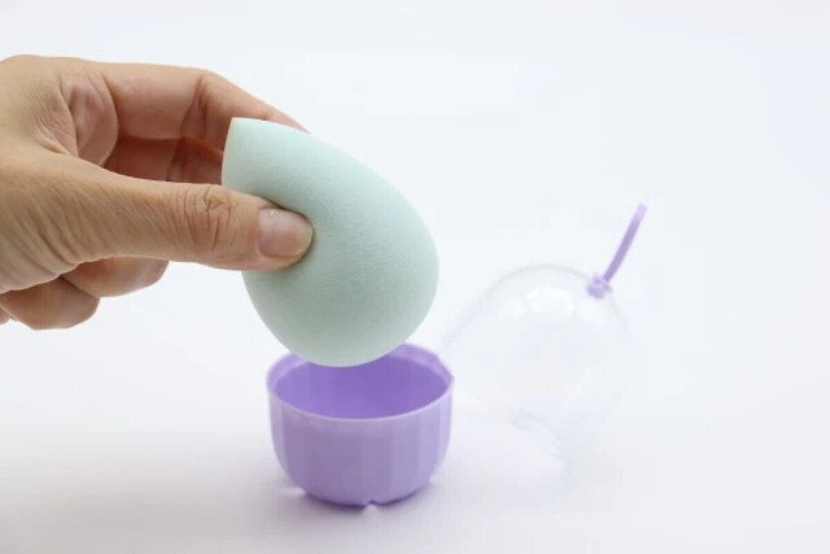 ダイソー メイクパフ(しずく型、ケース付) ダイソー メイクパフ(しずく型、ケース付)