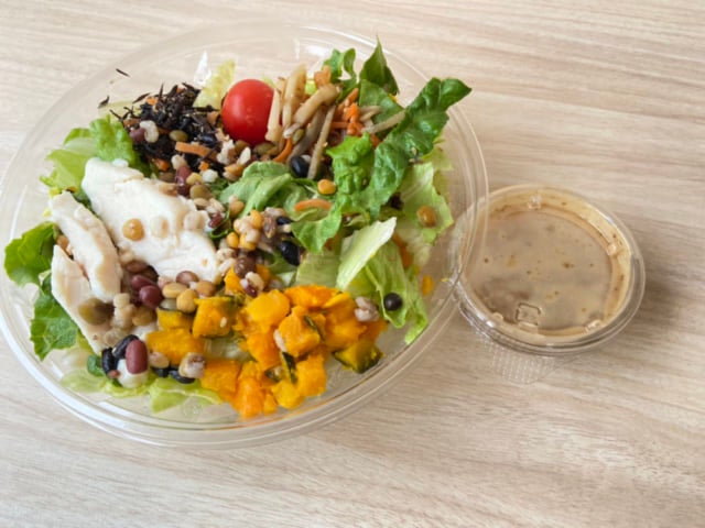 ファイバーチャージサラダの箱を開けた状態