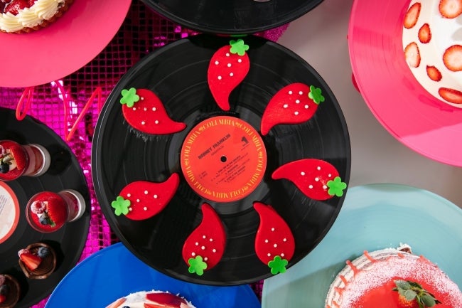 いちごパラダイス 君はエビデンス ストロベリームース／画像提供：ヒルトン東京お台場