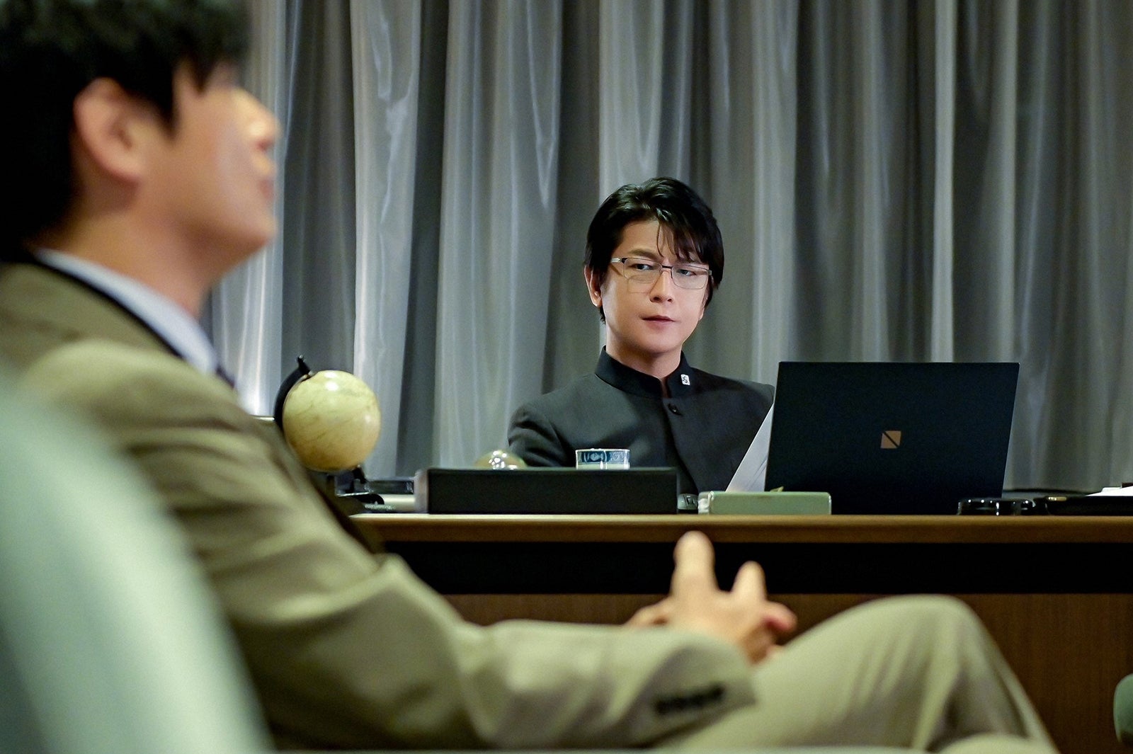 井浦新、及川光博／「最愛」第7話より（C）TBS