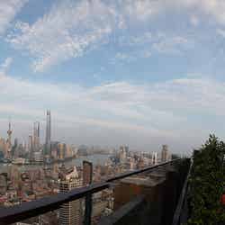 外灘や上海のアイコニックな都市の景観360°の眺望が特色であるラ・テラッツァ/画像提供:ブルガリ ジャパン