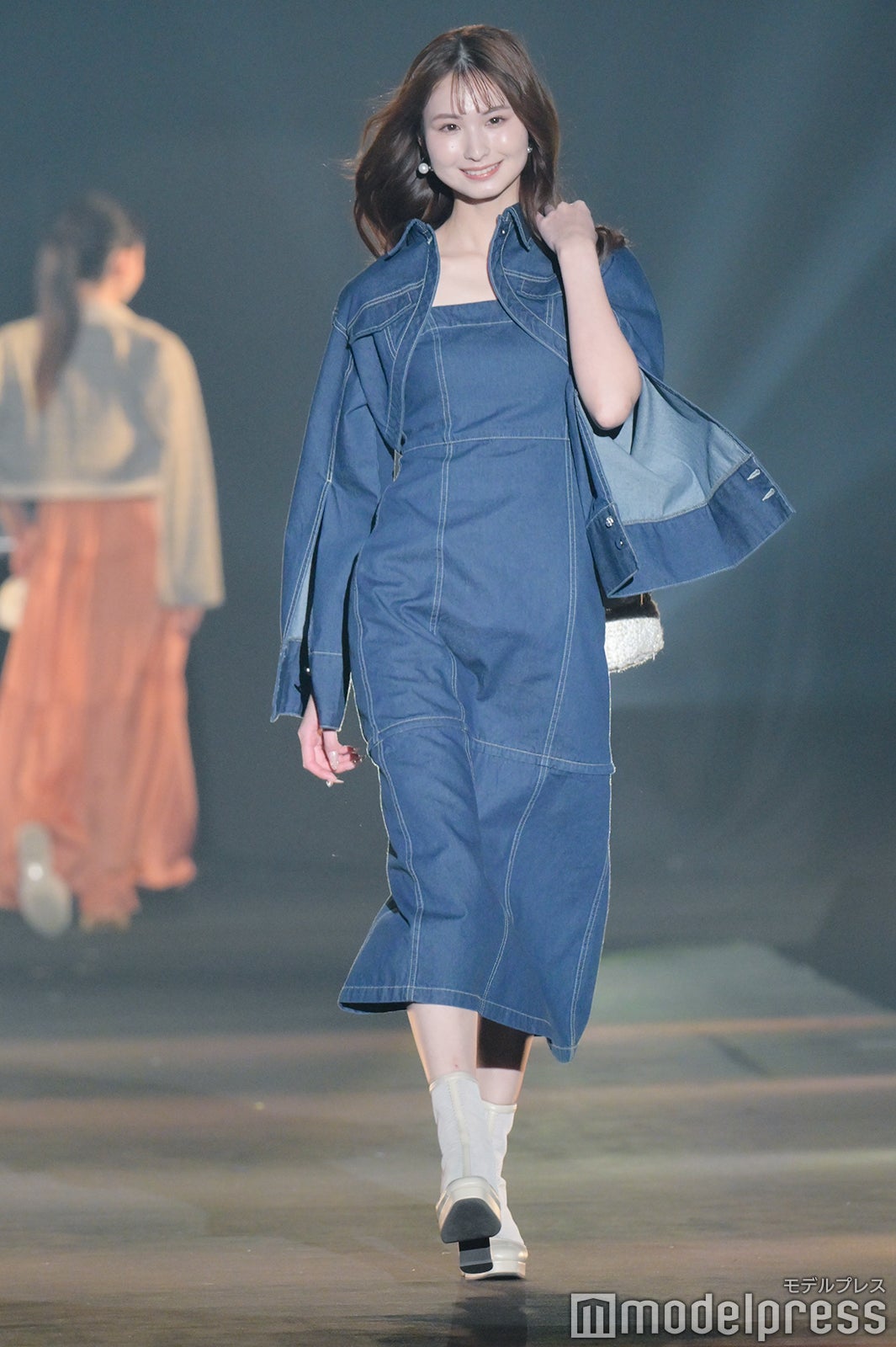 鈴木梨恩（C）モデルプレス