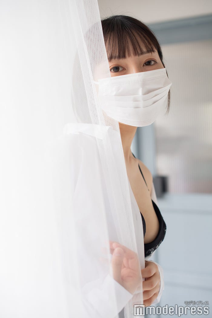 丸の内OLレイナ(C)モデルプレス