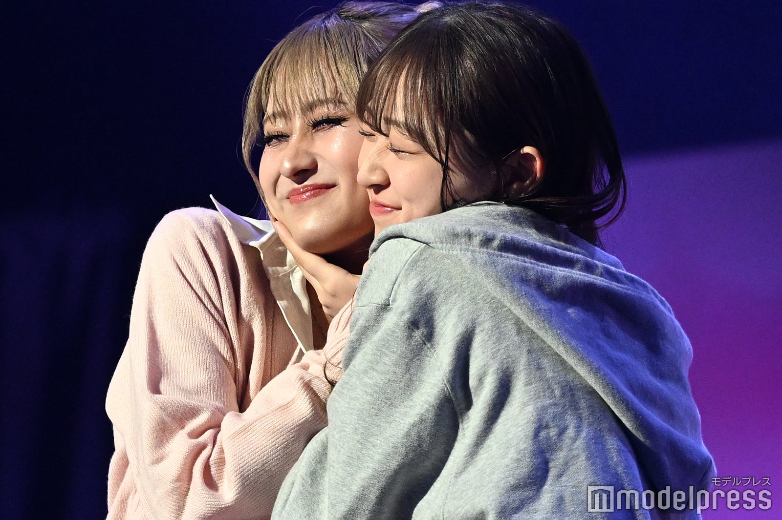 「今日好き」伊藤愛依海＆黒江心温、頬寄せ合い密着 仲良しランウェイ【青春祭 by 今日、好きになりました。】