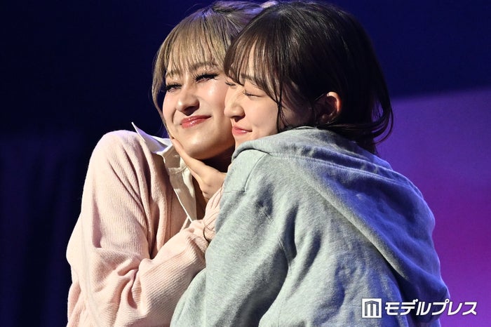「今日好き」伊藤愛依海＆黒江心温、頬寄せ合い密着 仲良しランウェイ【青春祭 by 今日、好きになりました。】