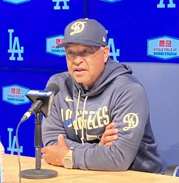 ロバーツ監督 大谷翔平の先頭打者弾返しに「素晴らしかった」も最も評価したポイントが別に「姿勢が本当に素晴らしい」