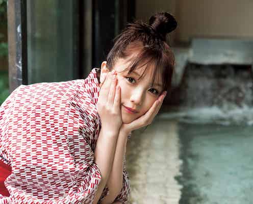 乃木坂46与田祐希、浴衣&メガネ姿にキュン「ヤンジャン」2年ぶり登場で“幸せデート”グラビア