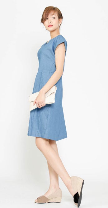 ダンガリーフレンチタックワンピース「salus」3,990円（税込）