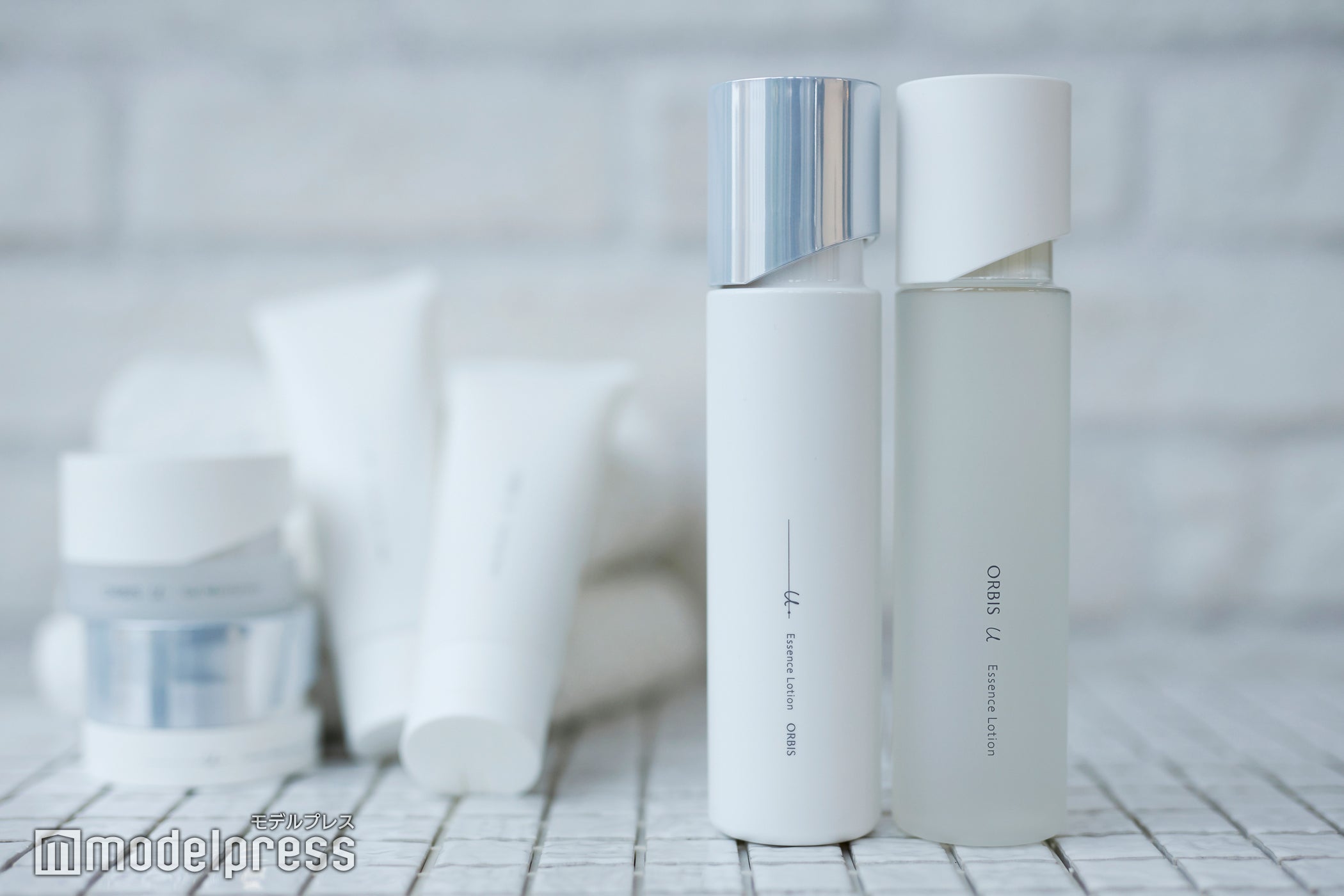 （左）オルビスユー ドット エッセンスローション（右）オルビスユー　エッセンスローション（C）モデルプレス