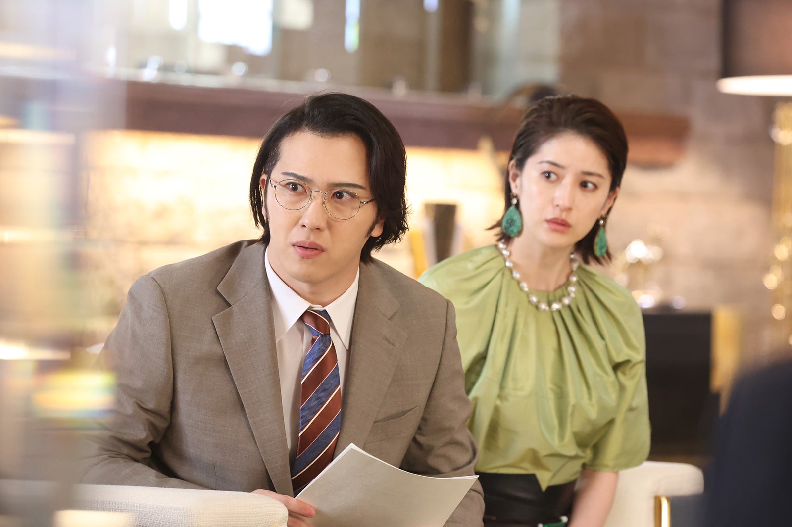 尾上松也、松本若菜／「やんごとなき一族」第5話より（C）フジテレビ