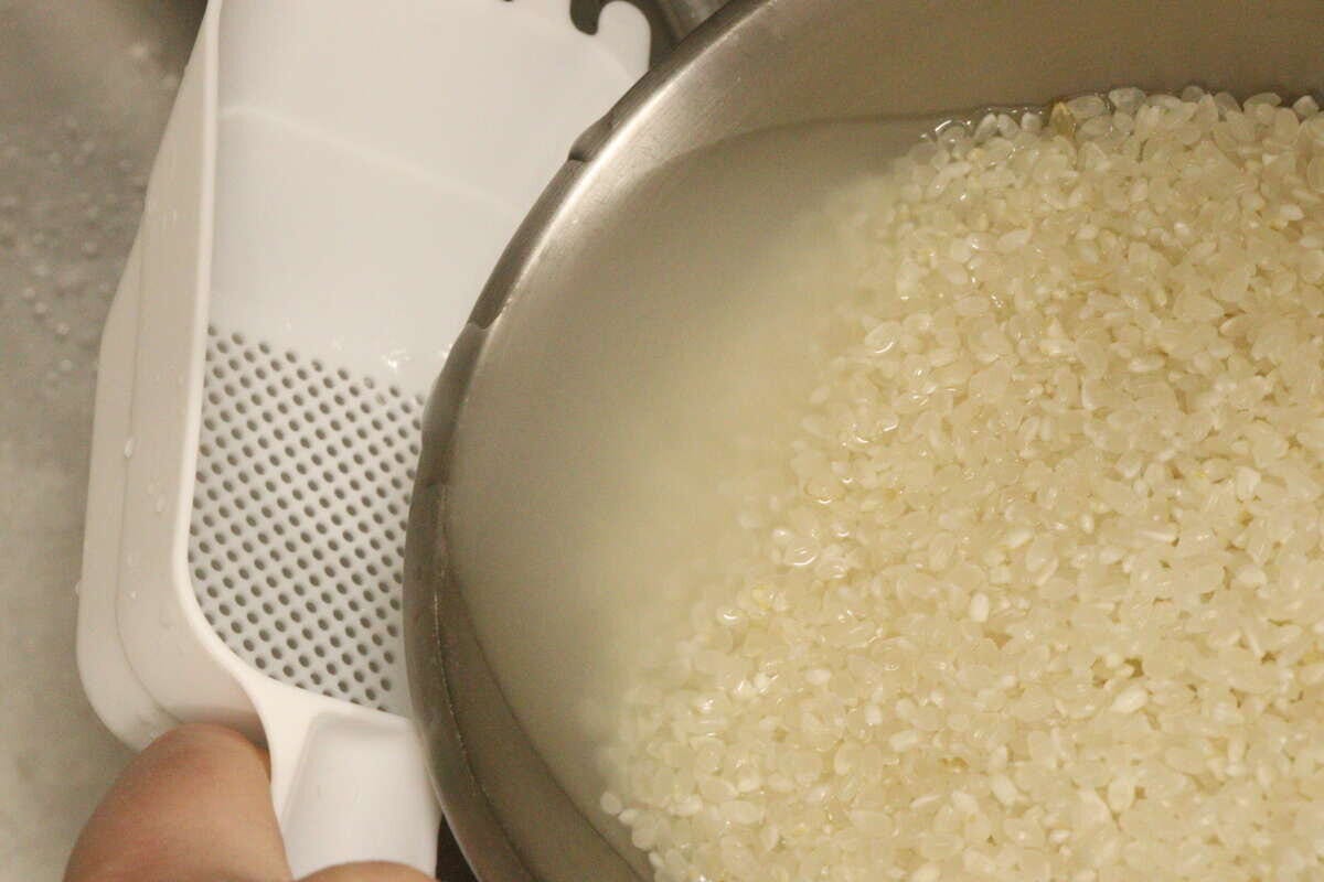 セリア　米とぎ計量スプーン　米とぎ　水切り