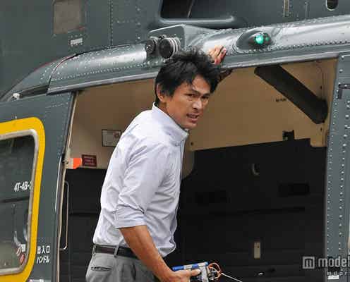 東野圭吾×堤幸彦、場面写真を初公開