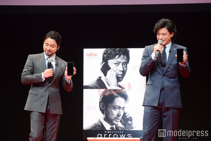 決めポーズは3回くらいやり直し(やりたいだけ)(C)モデルプレス