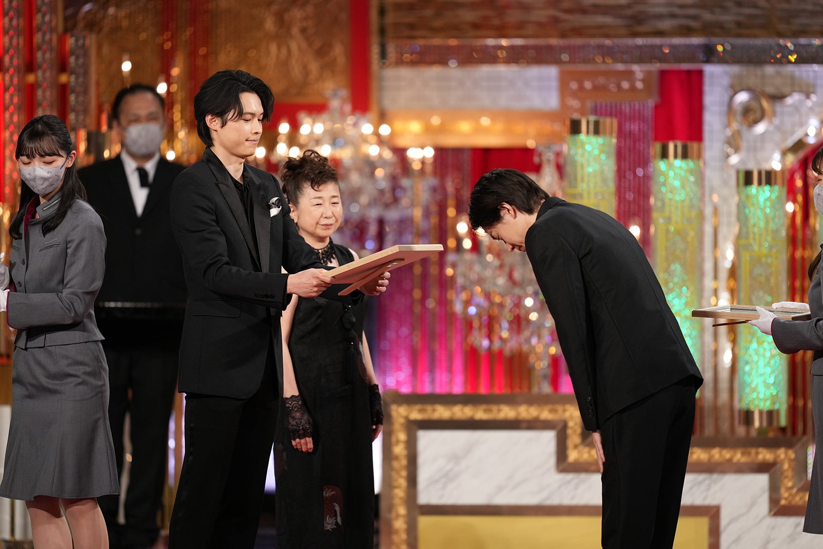 SixTONES松村北斗、W受賞で連続登壇「誰だよと思わせてしまう」 菅田将暉が絶賛＜第46回日本アカデミー賞＞