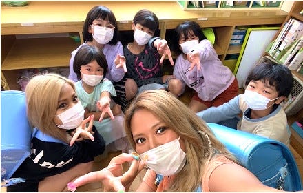 石垣千菜美、赤荻瞳ら(C)TBS