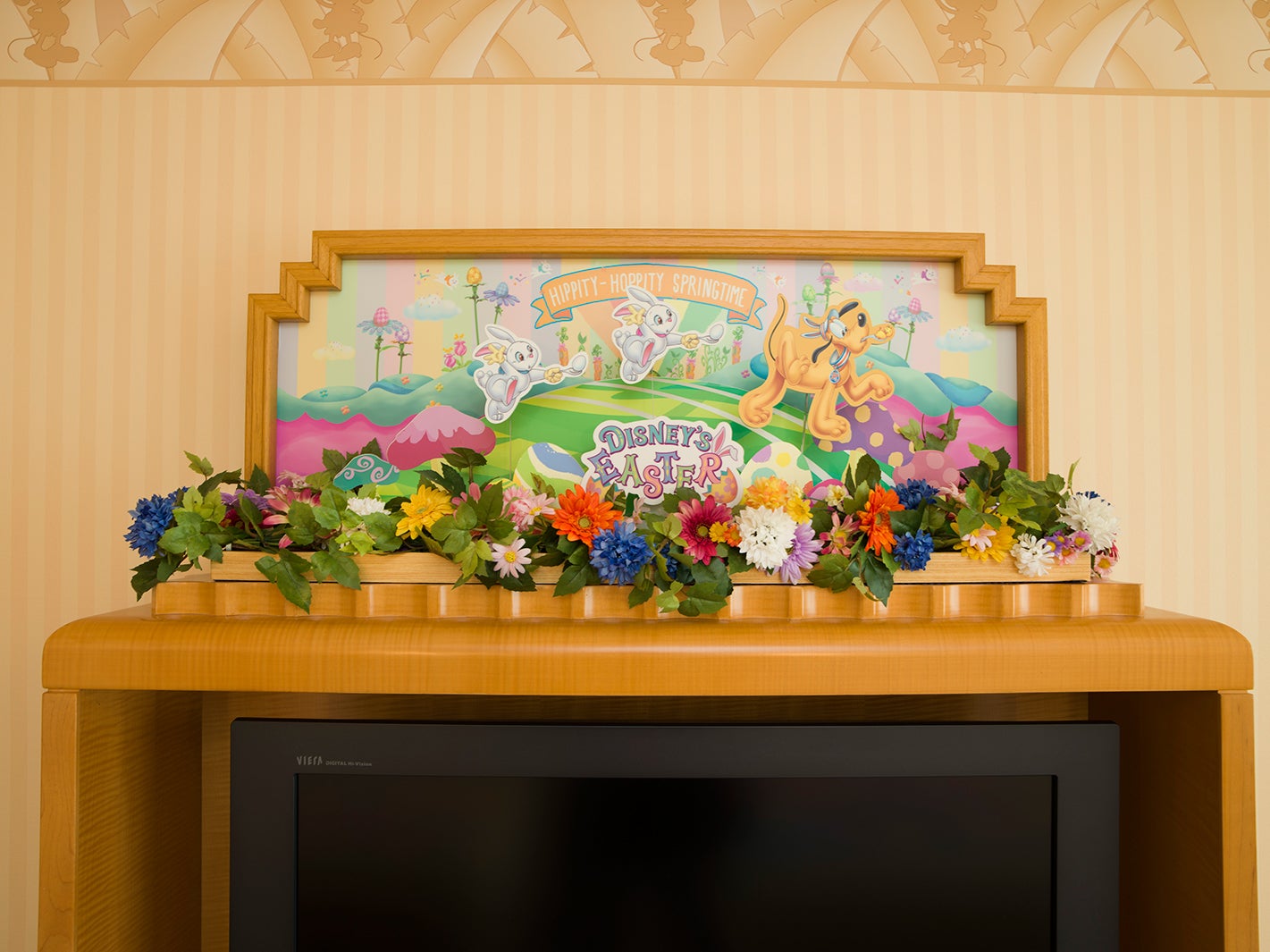 「ディズニー・イースター」デコレーションの客室／（C）Disney