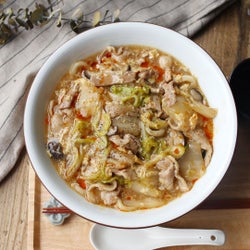 すぐ麺レシピ ほっこり温まる 豚バラ白菜のあんかけ卵とじうどん モデルプレス