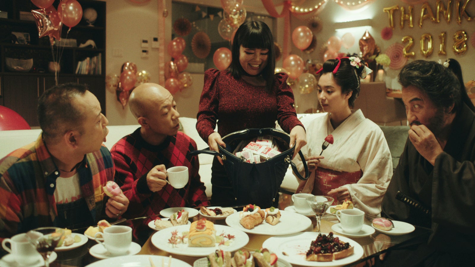 （左から）西村瑞樹、小峠英二、ブルゾンちえみ、新川優愛、役所広司（提供写真）