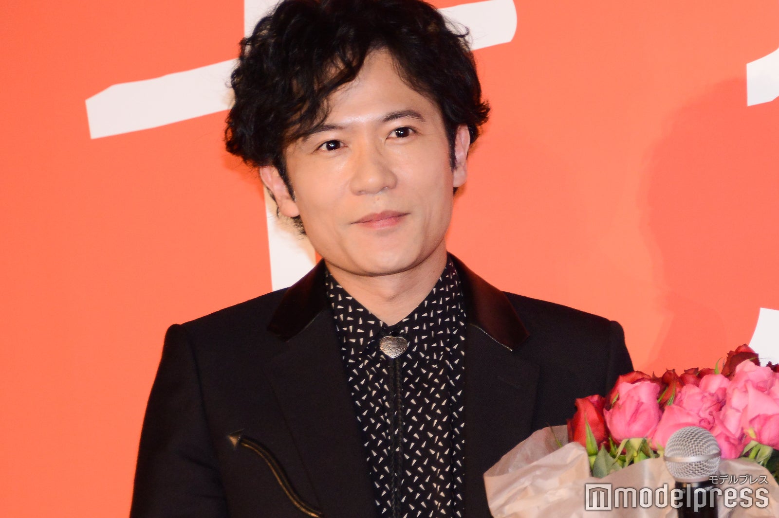 稲垣吾郎、最近もらった“本気チョコ”「あります」バレンタインの思い出語る＜半世界＞