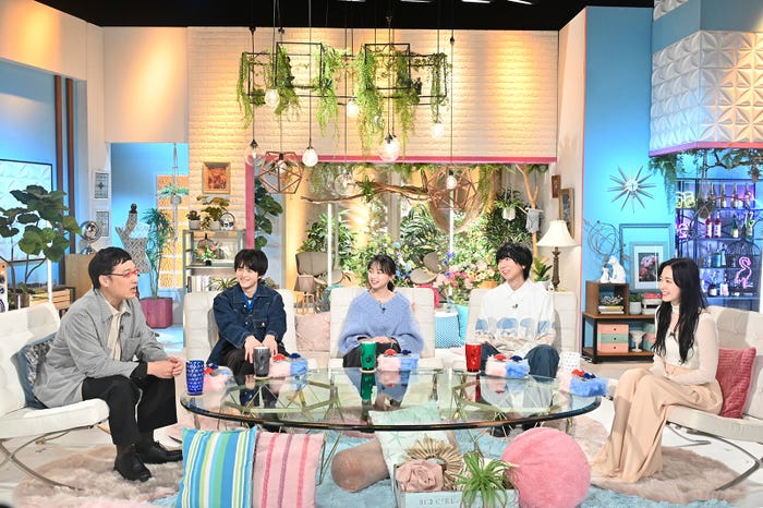 山里亮太、鈴鹿央士、影山優佳、川谷絵音、鈴木愛理(C)テレビ朝日