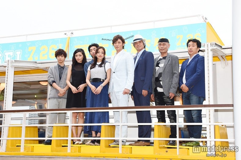 映画「幕末高校生」船上会見の模様