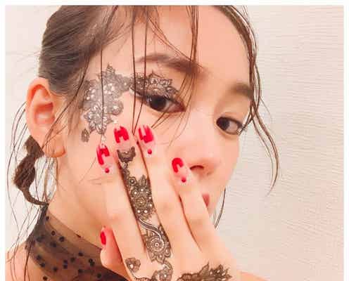 桐谷美玲、繊細すぎる“ボディペイント”に「芸術的な綺麗さ」「すごい」と反響