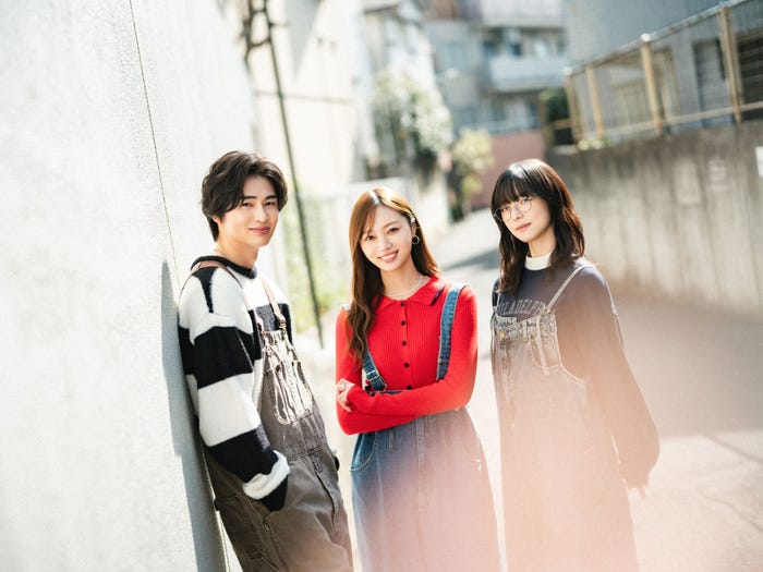 西垣匠、梅澤美波、加藤小夏(C)「失恋カルタ」製作委員会・MBS