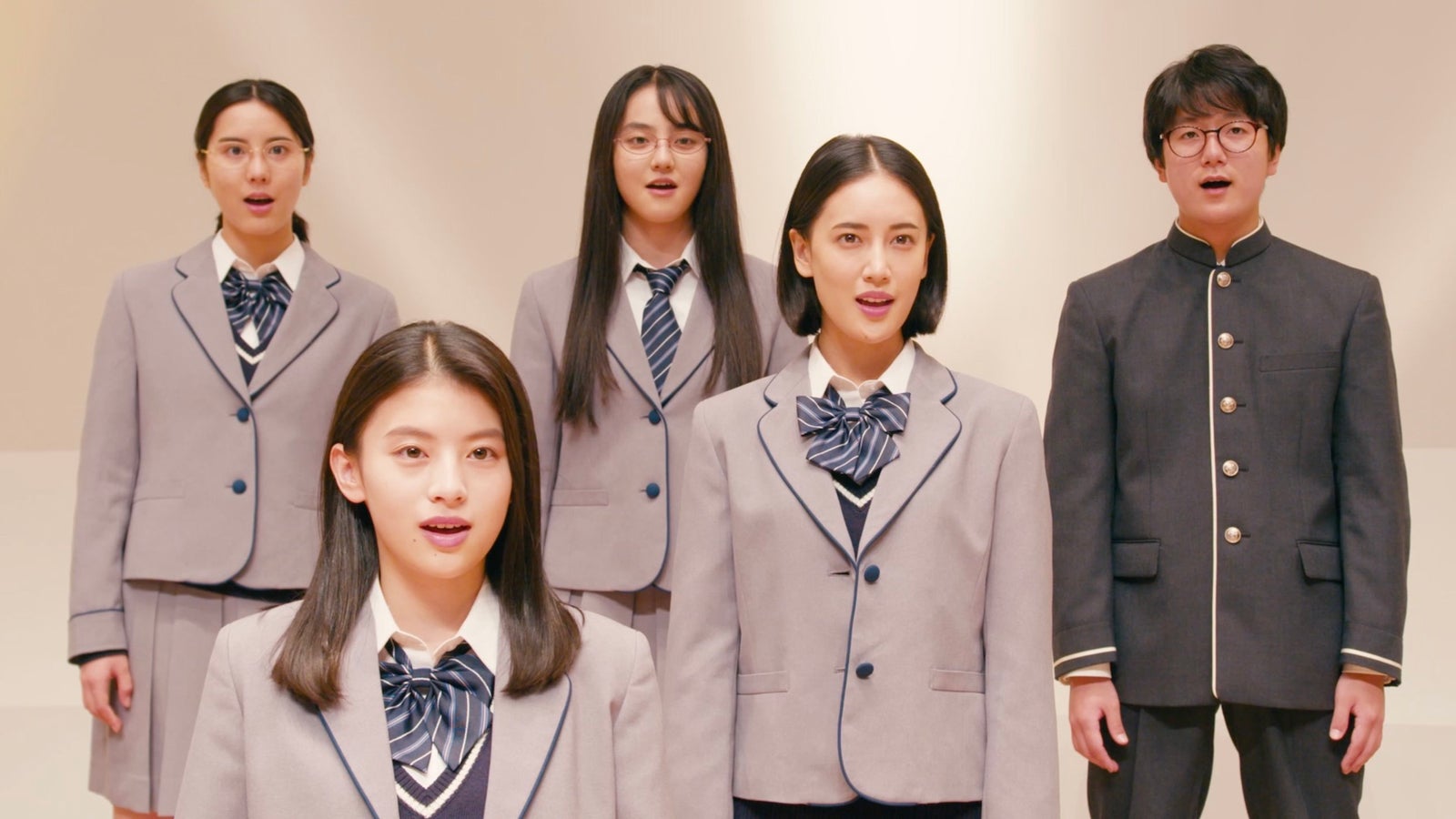 出口夏希ら（C）日本テレビ