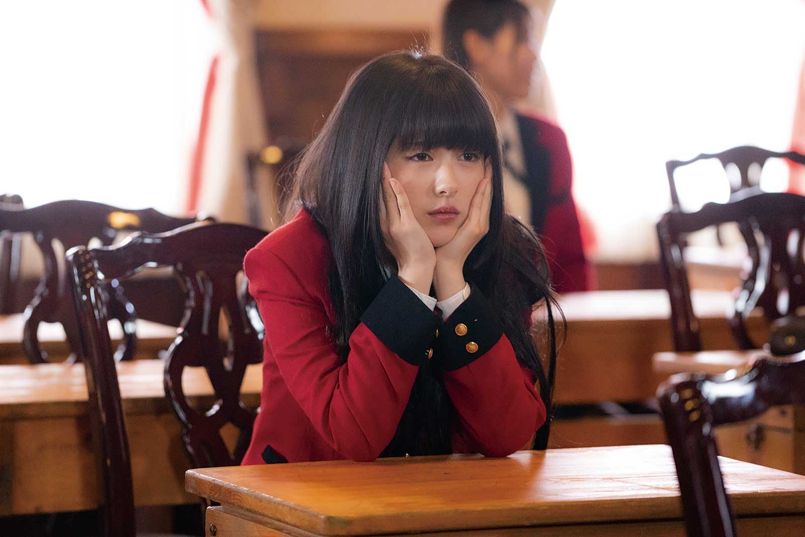 浜辺美波（C）河本ほむら・尚村透／SQUARE ENIX（C）2021「映画 賭ケグルイ2」製作委員会