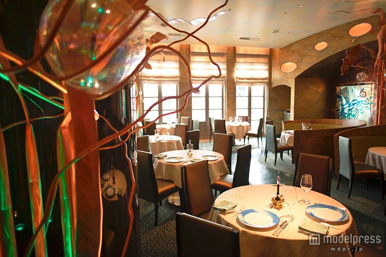 「オチェーアノ」店内（C）Disney