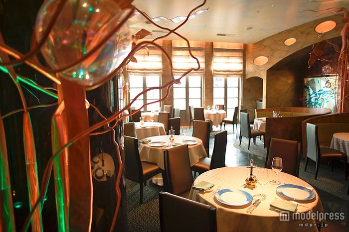 「オチェーアノ」店内(C)Disney