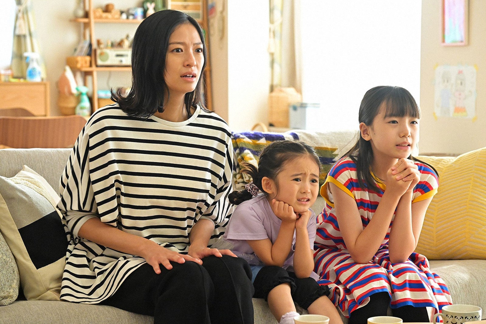 榮倉奈々、泉谷星奈、稲垣来泉／「オールドルーキー」第3話より（C）TBS