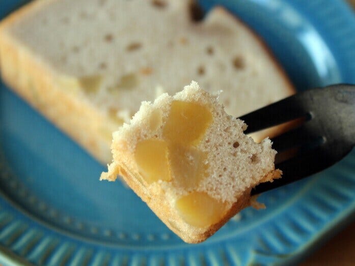 シャープな甘みのマロングラッセに比べると、こちらはほっこり和む味