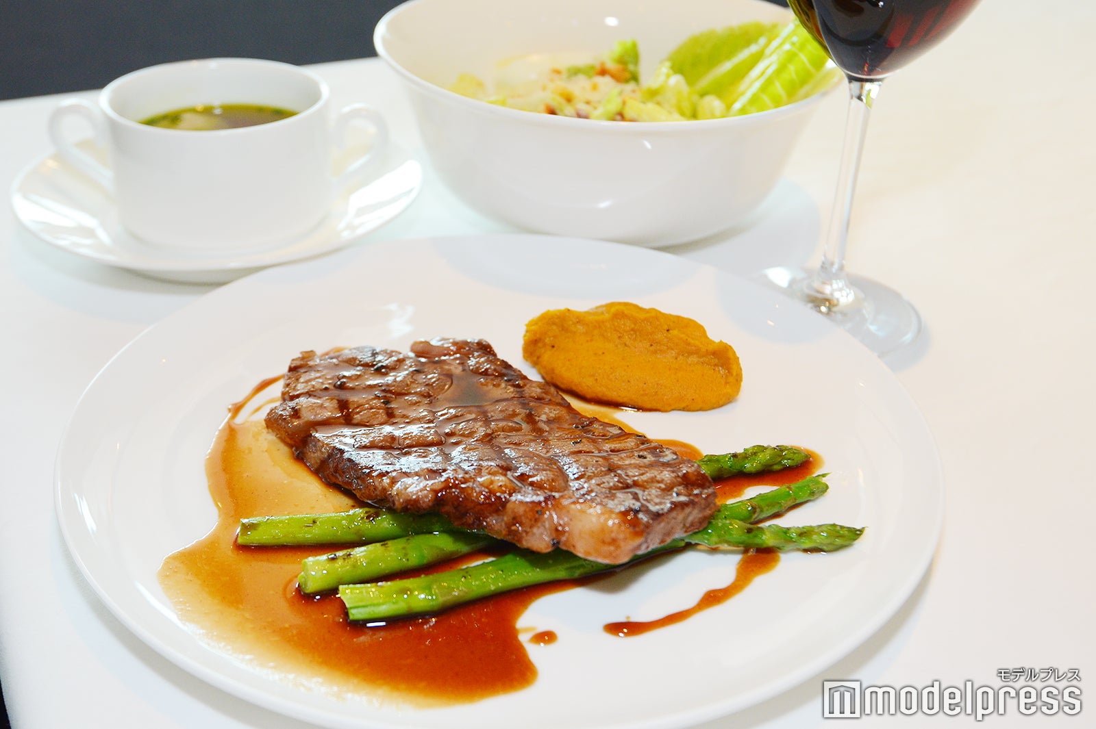 プライムステーキハウス（ステーキハウス／有料）（C）モデルプレス