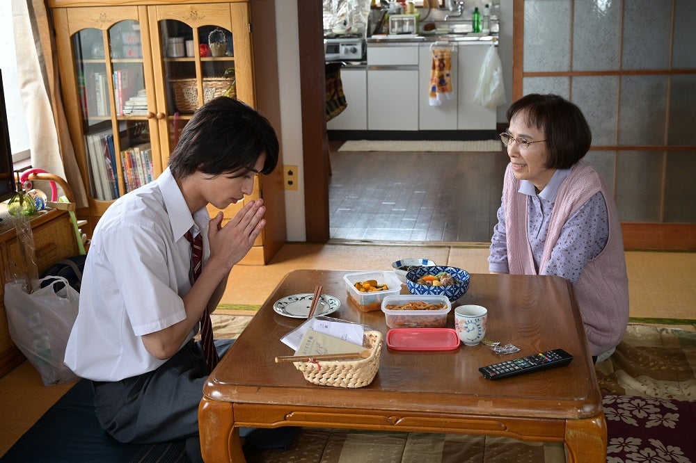 横浜流星、松金よね子（C）TBS