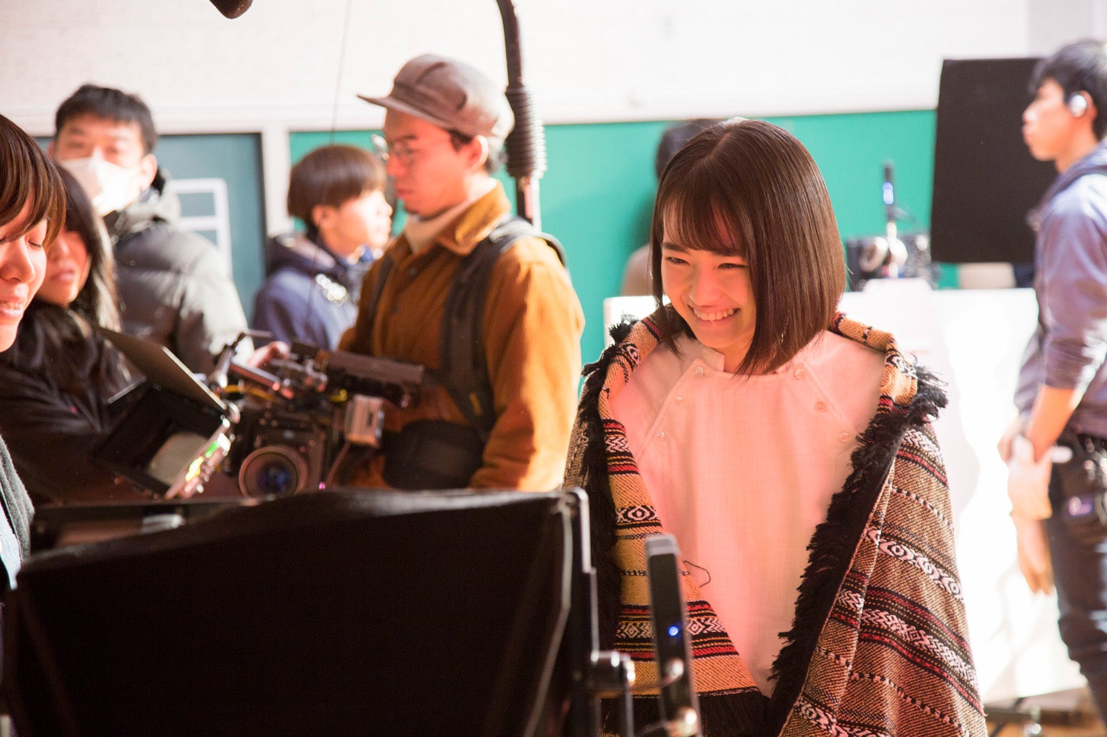 山田杏奈／新CMメイキングカット（提供画像）