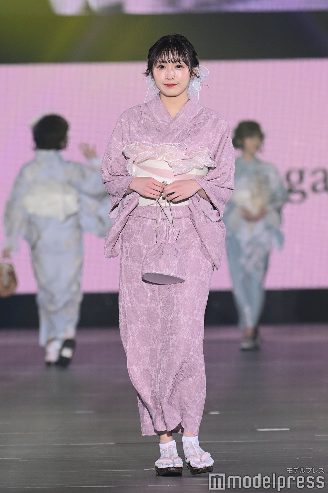 渡辺梨加「関コレ 2023 S／S」より（C）モデルプレス