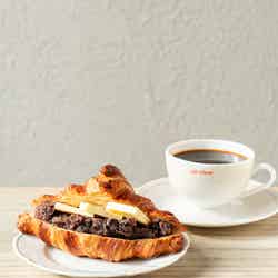 Croissant An Butter - あんバタークロワッサン(青山限定)¥800/提供画像