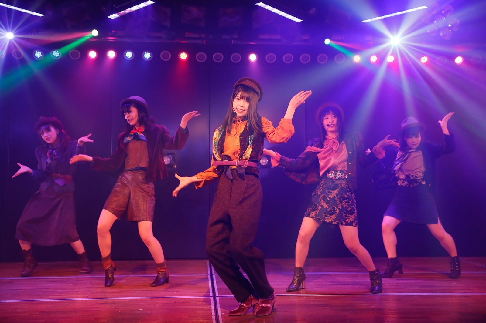 AKB48チーム8／AKB48チーム8「その雫は、未来へと繋がる虹になる。」公演（C）AKS