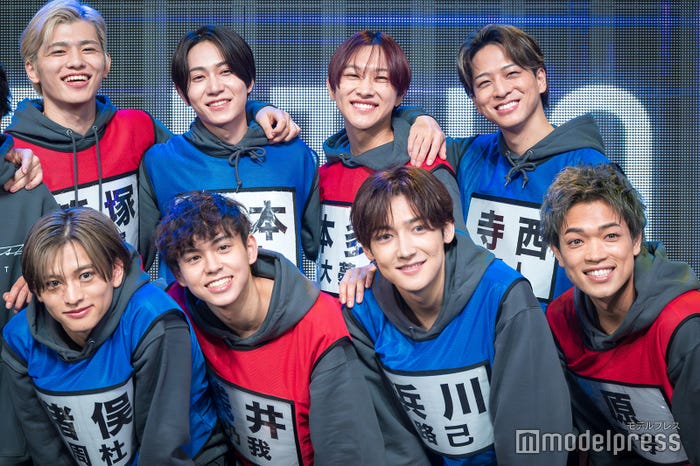 「全力の笑顔をください」と言われたtimelesz project候補生(左上から時計回りに)篠塚大輝、橋本将生、本多大夢、寺西拓人、原嘉孝、浜川路己、浅井乃我、猪俣周杜(C)モデルプレス