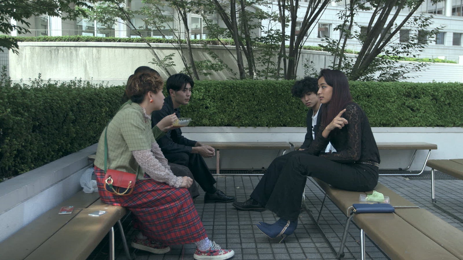 まやと学校の友人「TERRACE HOUSE OPENING NEW DOORS」40th WEEK（C）フジテレビ／イースト・エンタテインメント