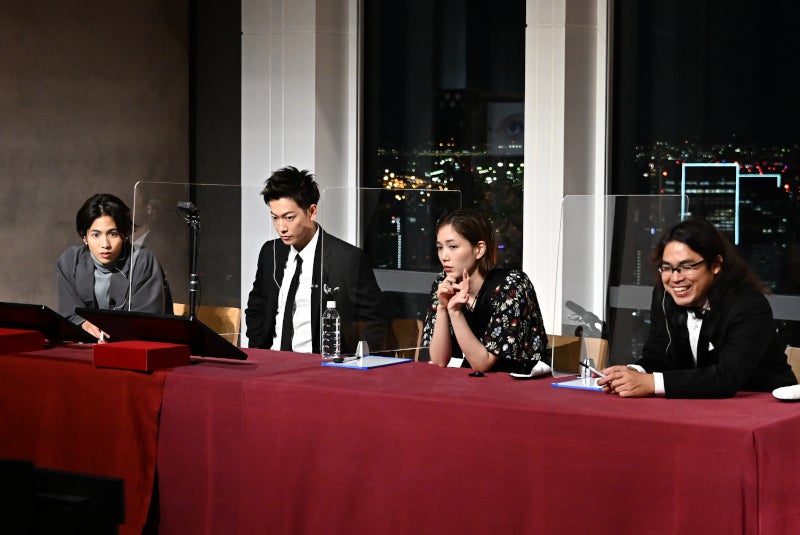 志尊淳、佐藤健、本田翼、中岡創一（C）TBS