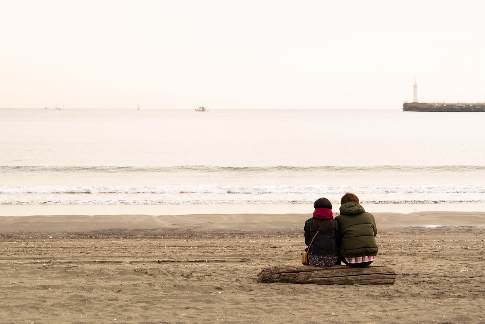 桜井日奈子、野村周平／「僕の初恋をキミに捧ぐ」第6話より（C）テレビ朝日