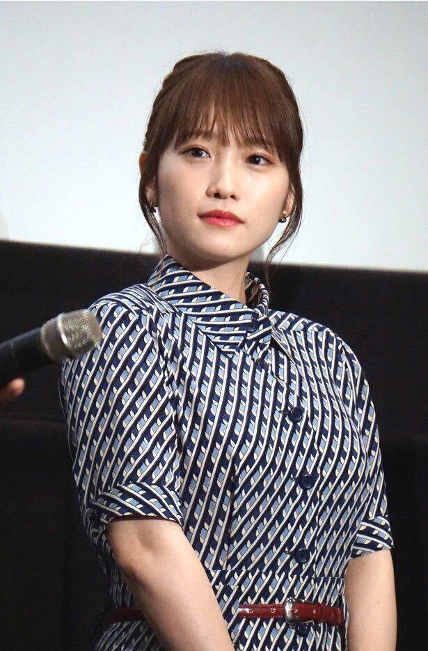 川栄李奈 ショートヘアならではの寝癖shot公開に 強いですねww キャプテン翼みたい 最高かよ の声 モデルプレス