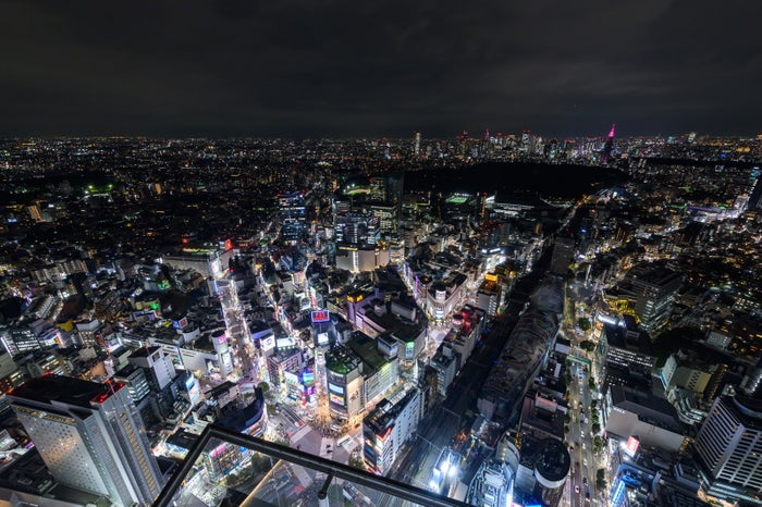 渋谷中心部からパノラマで夜景を堪能／画像提供：渋谷スクランブルスクエア