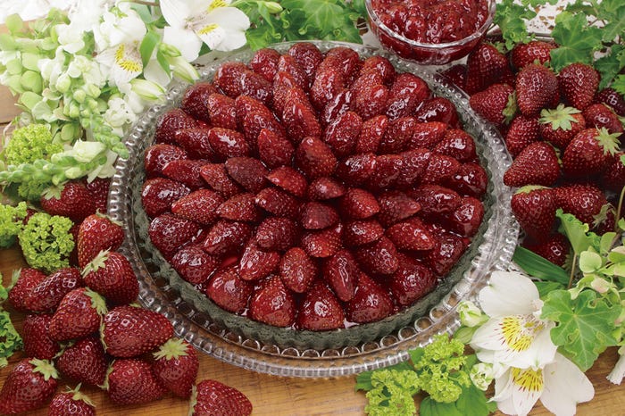 銀座、青山限定「千葉県産 くろいちごのタルト」/画像提供:キル フェ ボン