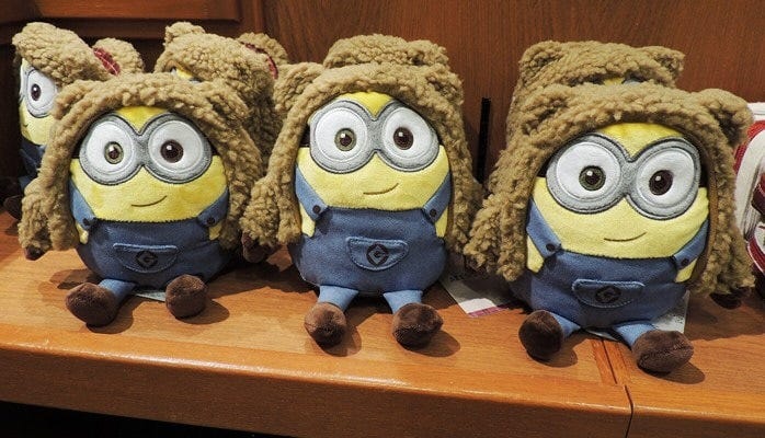 ミニオンのスマートフォンスタンド 1個2600円。「ミニオン・マーケット・プレース」などで販売
